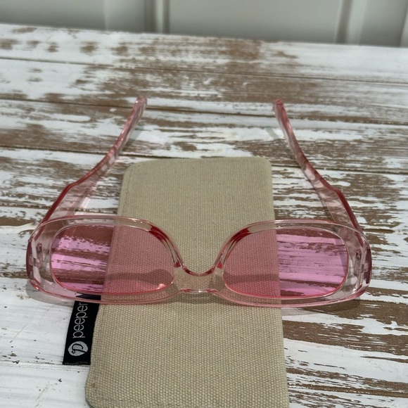 Retro Vintage Pink Rectangular Sunglasses - Picture 6 of 7